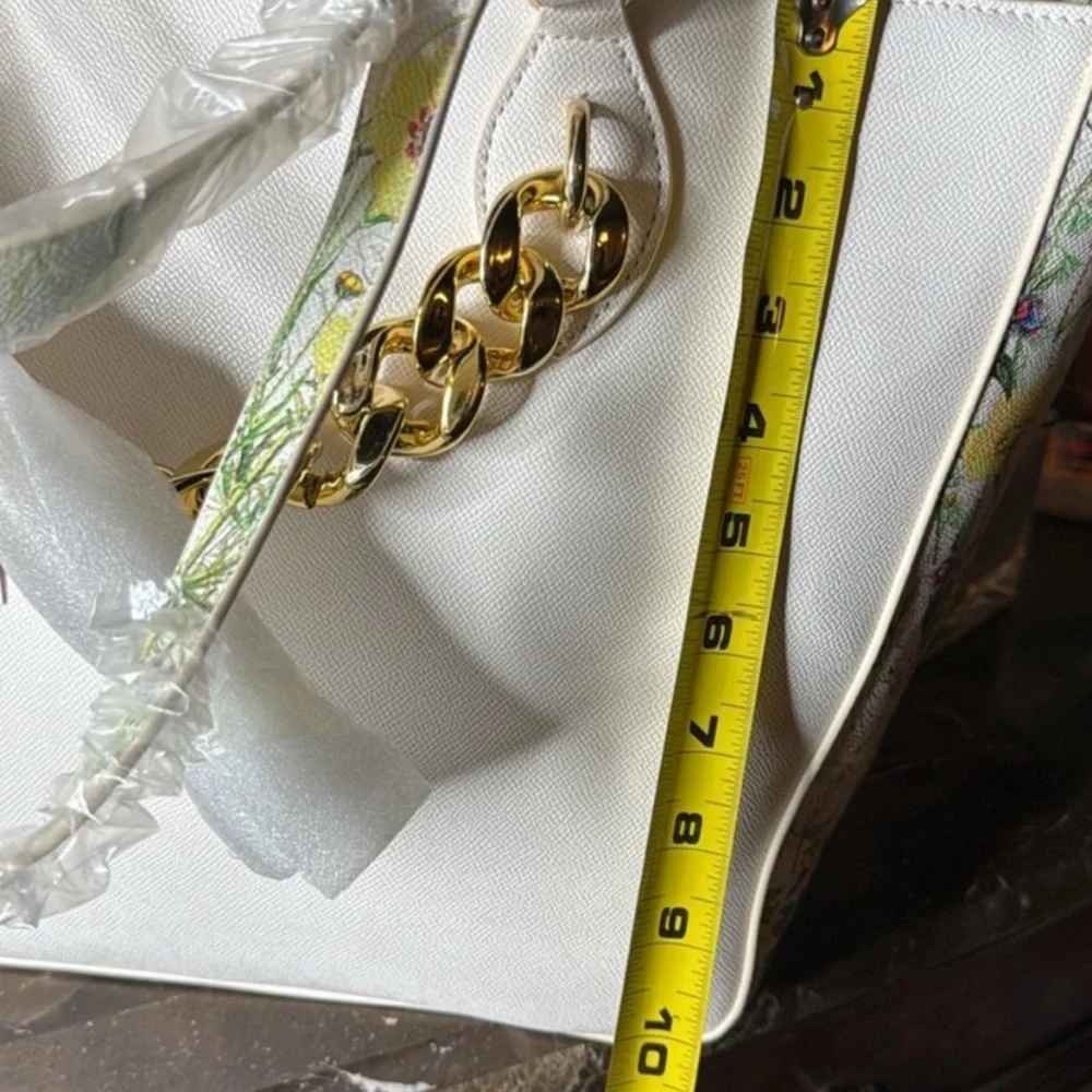 Betsey Johnson White Tote with Floral Accents and Gold Chain - GIFT AWAY - - Picture 12 of 12